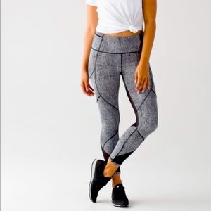 Lululemon Outrun Tight